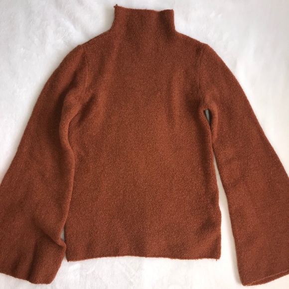 flared sleeve turtleneck - Picture 2 of 3